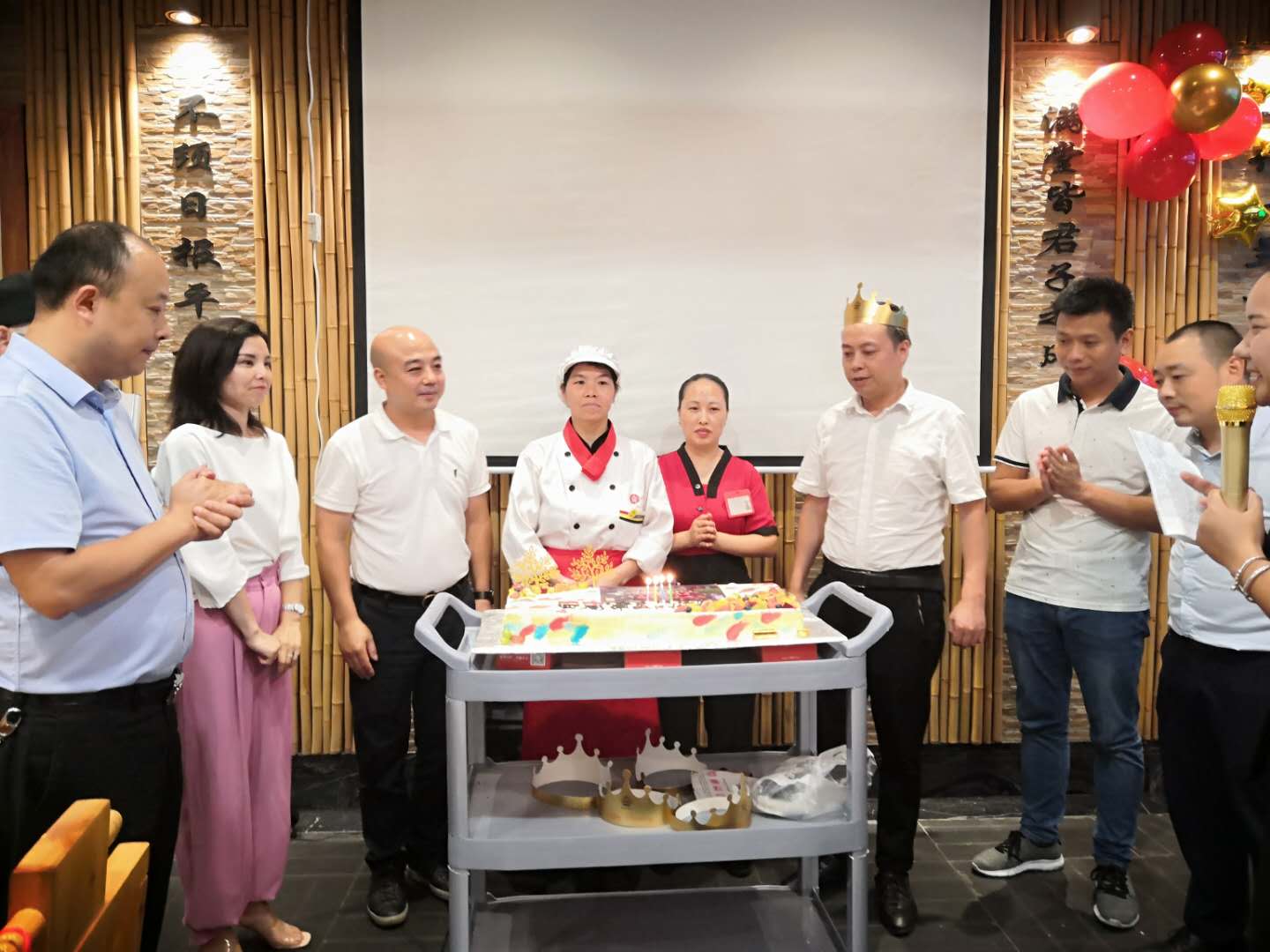 磨砺中创造辉煌，奋进时收获亲情