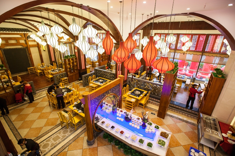 加盟什么火锅店好一点 一斗老火锅店客源多吗