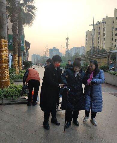 一斗火锅扎根社区，服务社区